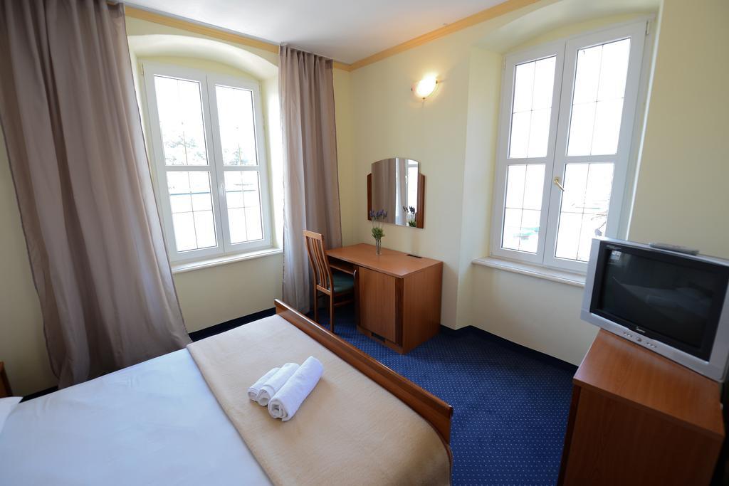 Hotel Sidro ミルナ エクステリア 写真